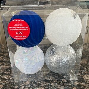 ASHLAN SHATTERPROOF ORNAMENTS 4.7 IN 4PC NWT